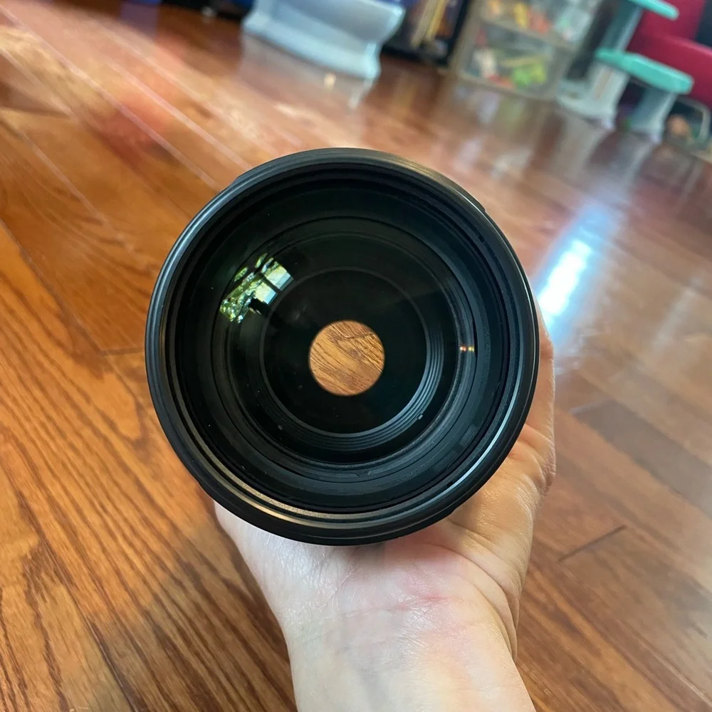 Canon EF 70-200 2.8 lll with lens hood and Canon case